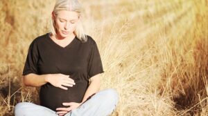 2 Weeks Pregnant: Characteristics, Symptoms, Signs, and Fetal Development